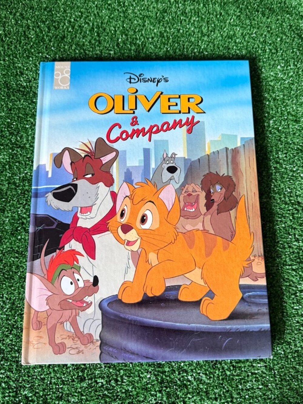 Vintage Oliver & Company Disney Classic Series Book Mouse Works 1990 Hardcover